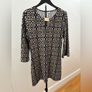 241. Tacera Navy and Beige Floral Long Sleeve Mini Dress